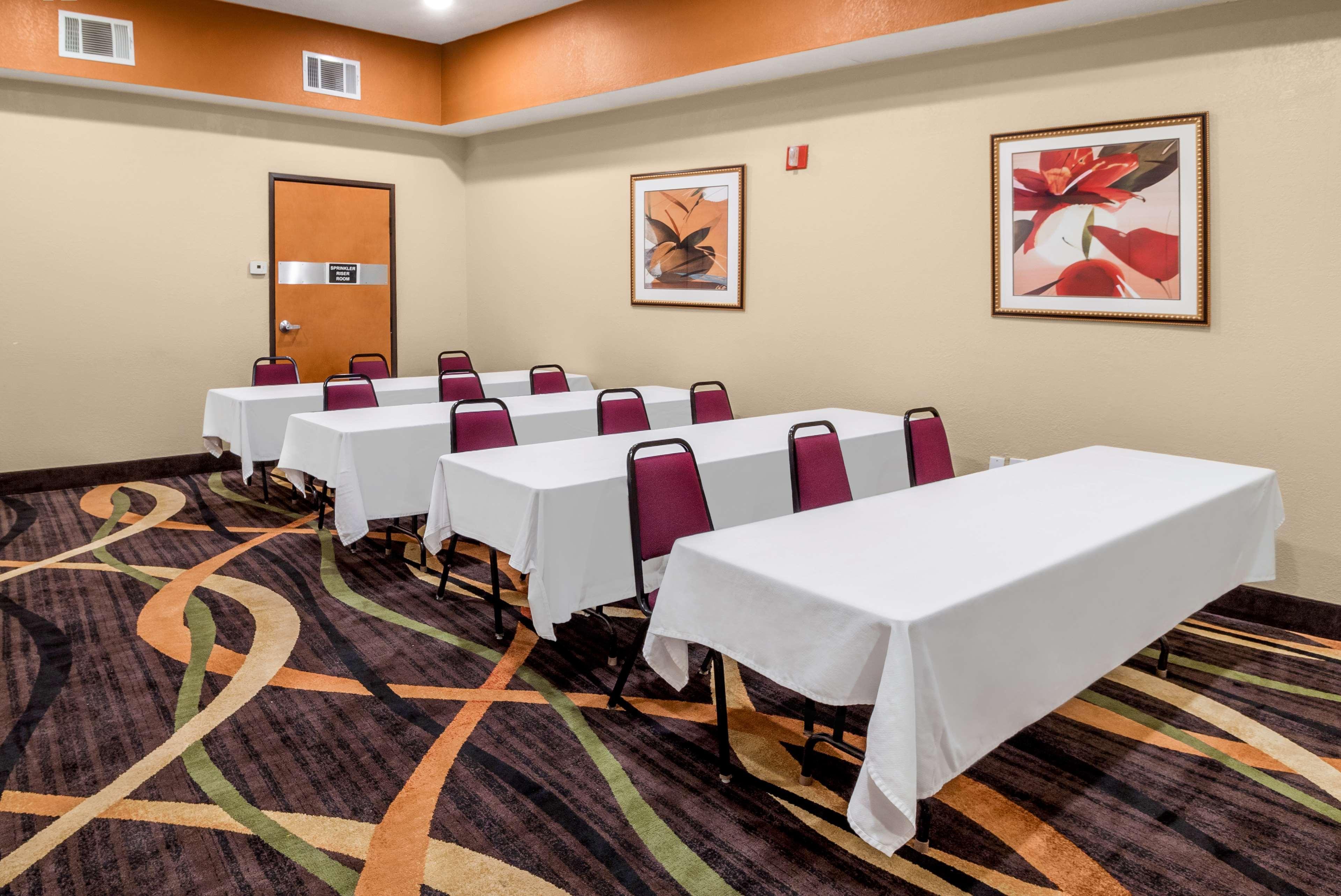 Best Western Plus Rockwall Inn & Suites Экстерьер фото