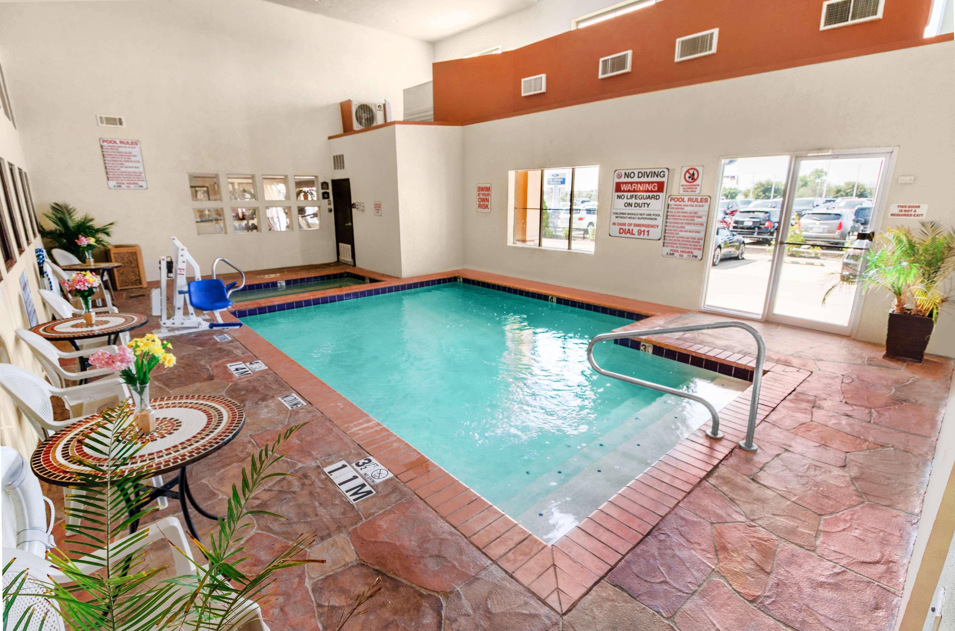 Best Western Plus Rockwall Inn & Suites Экстерьер фото