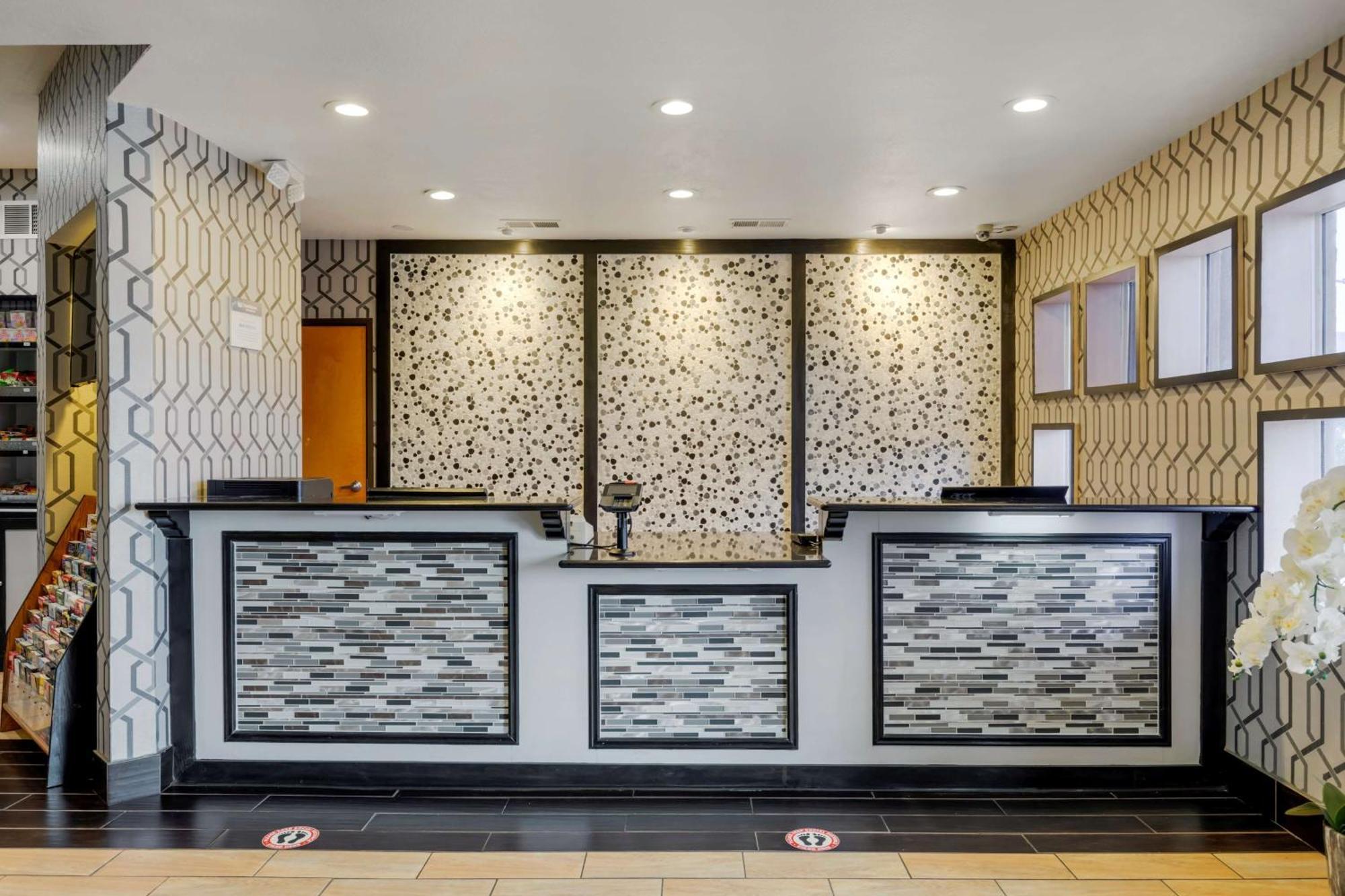 Best Western Plus Rockwall Inn & Suites Экстерьер фото